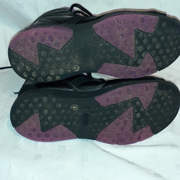 SHAQ Shoes Shaq Pink And Black Girls Sneakers Size 2 2 Poshmark